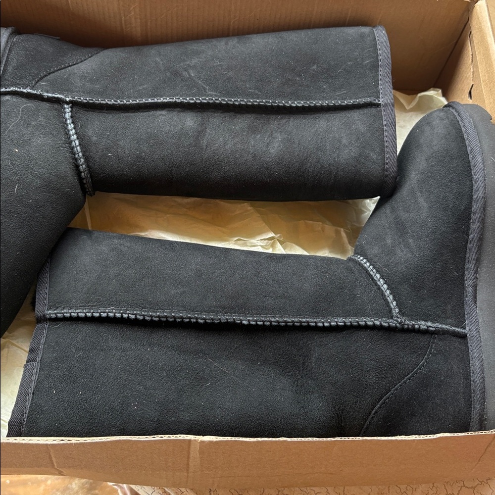 Ugg tall classic boots - Picture 4 of 6